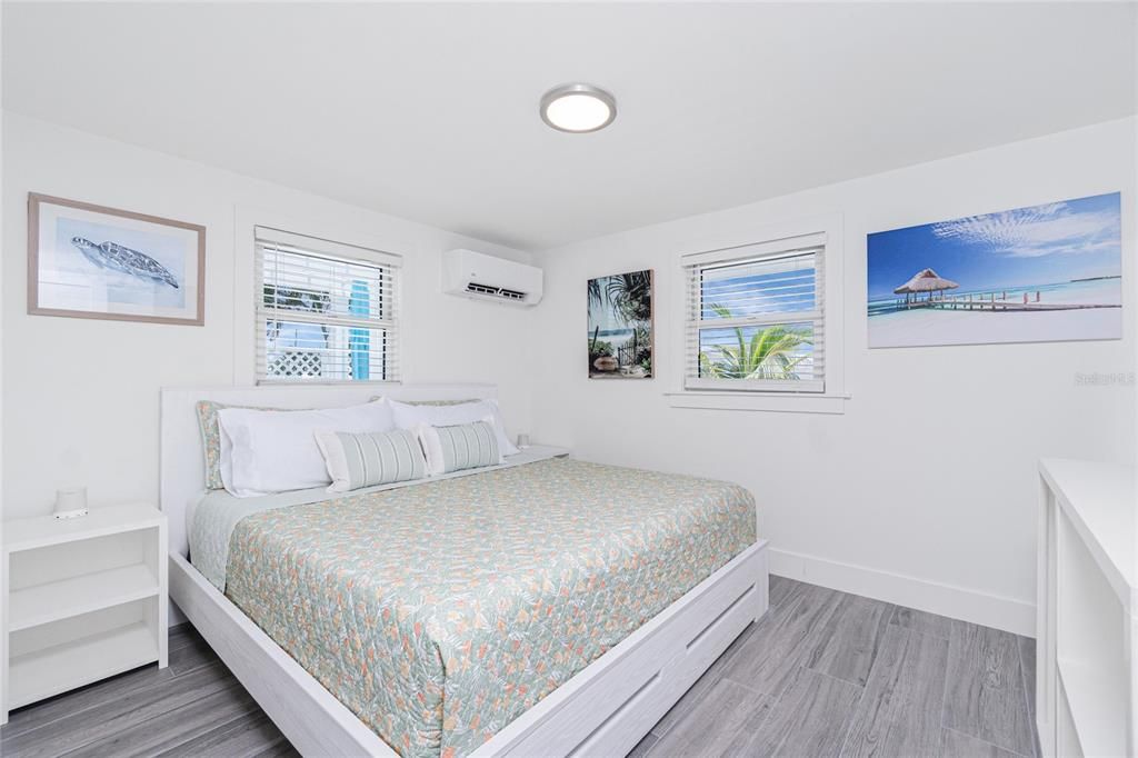 出租: $11,200 (2 贝兹, 2 浴室, 1024 平方英尺)