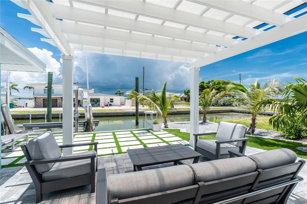 出租: $11,200 (2 贝兹, 2 浴室, 1024 平方英尺)