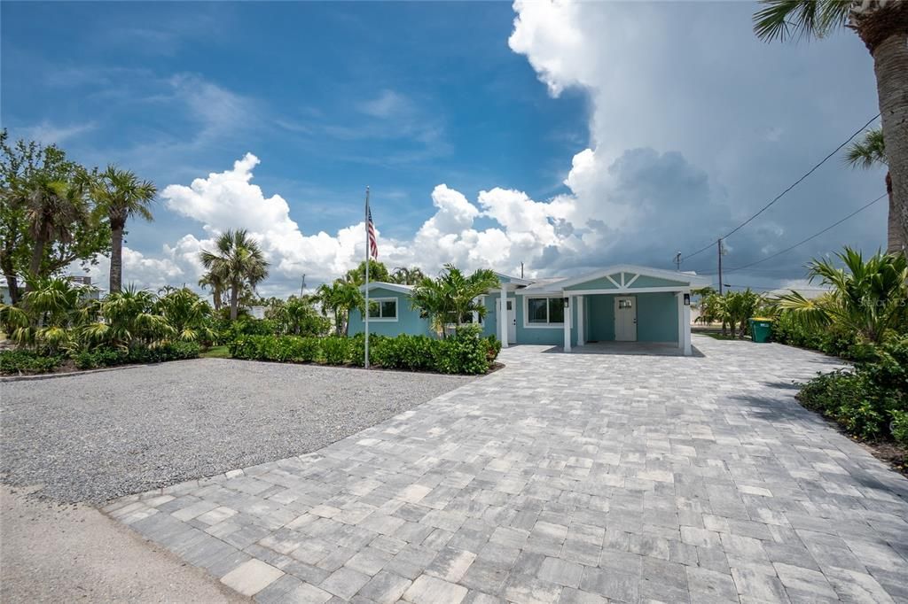 出租: $11,200 (2 贝兹, 2 浴室, 1024 平方英尺)