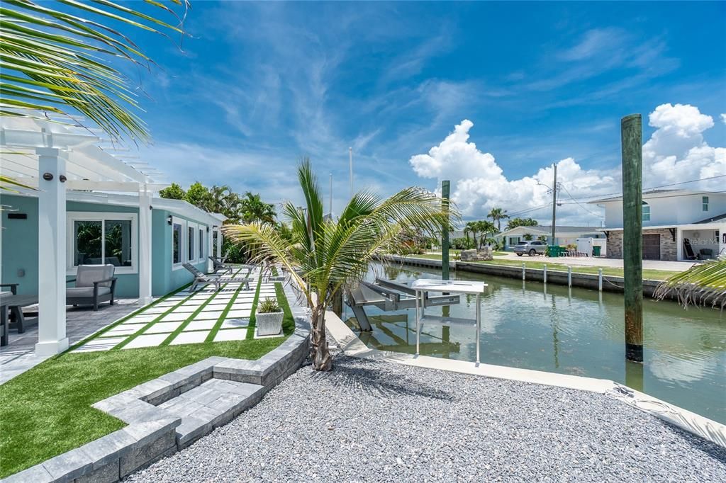 出租: $11,200 (2 贝兹, 2 浴室, 1024 平方英尺)