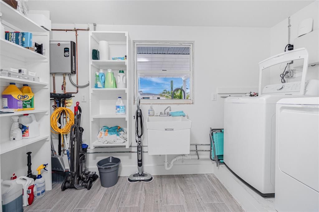 出租: $11,200 (2 贝兹, 2 浴室, 1024 平方英尺)