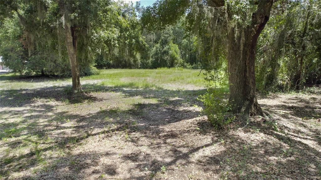 En Venta: $140,000 (1.04 acres)