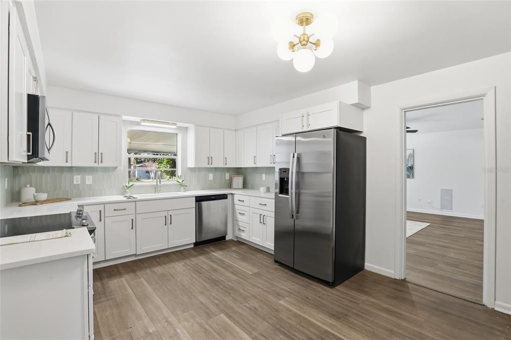 For Sale: $329,900 (3 beds, 2 baths, 1847 Square Feet)