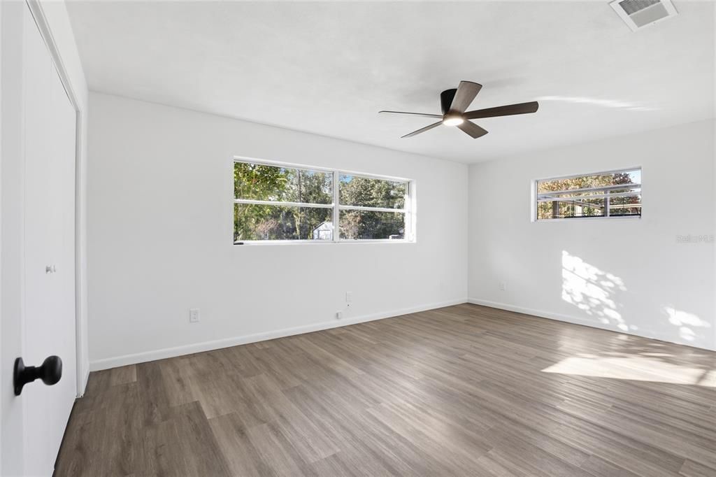 For Sale: $329,900 (3 beds, 2 baths, 1847 Square Feet)