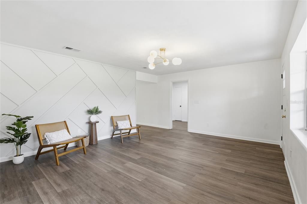 For Sale: $329,900 (3 beds, 2 baths, 1847 Square Feet)