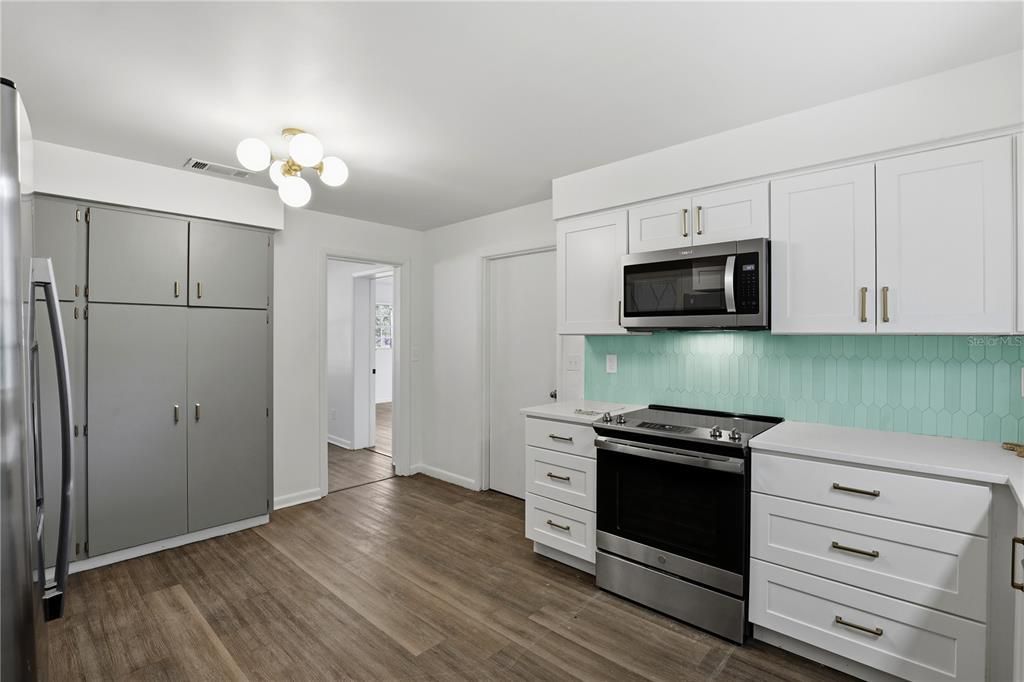 For Sale: $329,900 (3 beds, 2 baths, 1847 Square Feet)