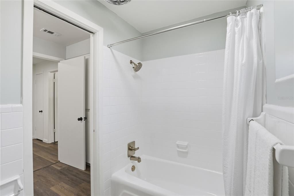 For Sale: $329,900 (3 beds, 2 baths, 1847 Square Feet)