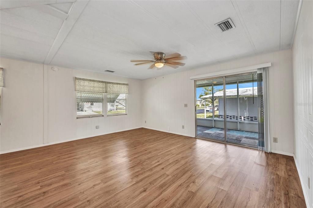 待售: $110,000 (2 贝兹, 2 浴室, 864 平方英尺)