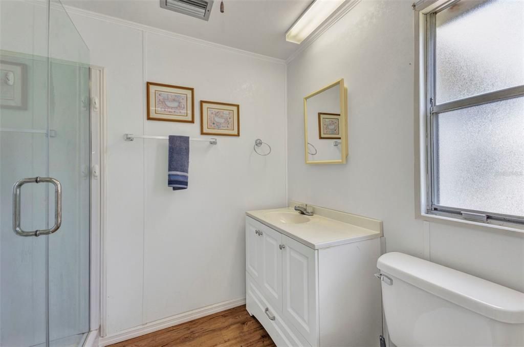 待售: $110,000 (2 贝兹, 2 浴室, 864 平方英尺)