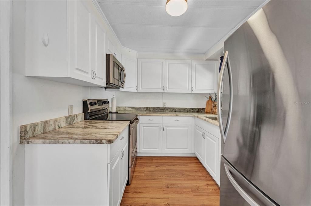 待售: $110,000 (2 贝兹, 2 浴室, 864 平方英尺)