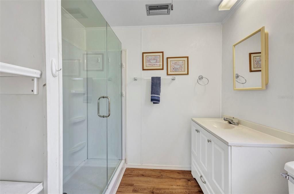 待售: $110,000 (2 贝兹, 2 浴室, 864 平方英尺)