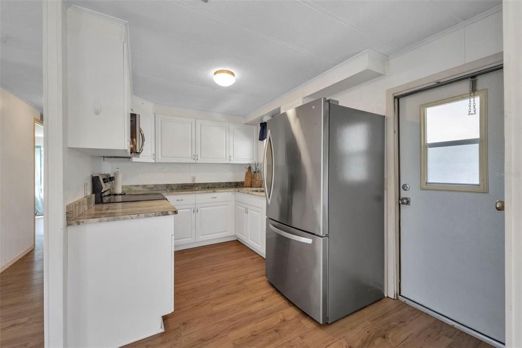 待售: $110,000 (2 贝兹, 2 浴室, 864 平方英尺)