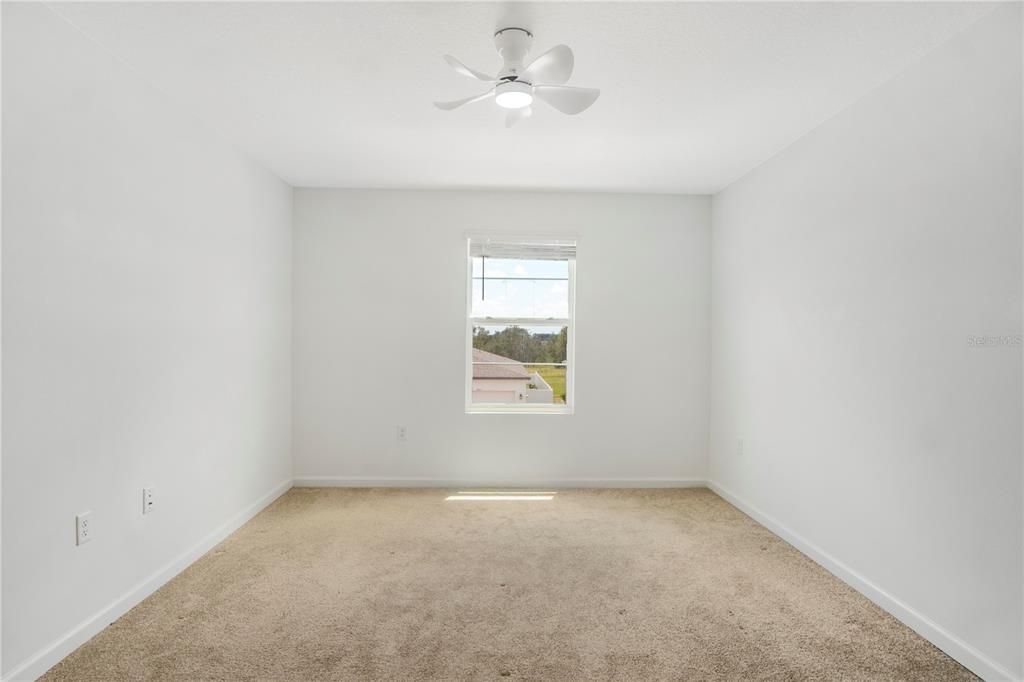 合同活跃: $2,200 (3 贝兹, 2 浴室, 1460 平方英尺)