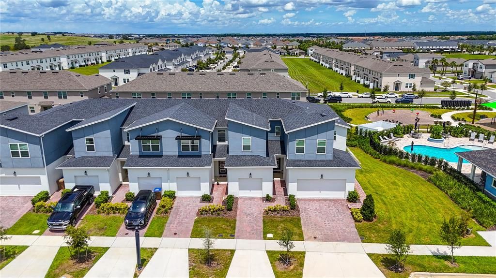 合同活跃: $2,200 (3 贝兹, 2 浴室, 1460 平方英尺)