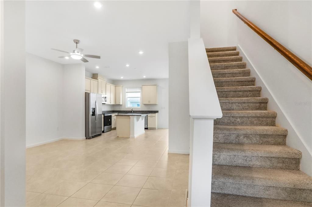 合同活跃: $2,200 (3 贝兹, 2 浴室, 1460 平方英尺)