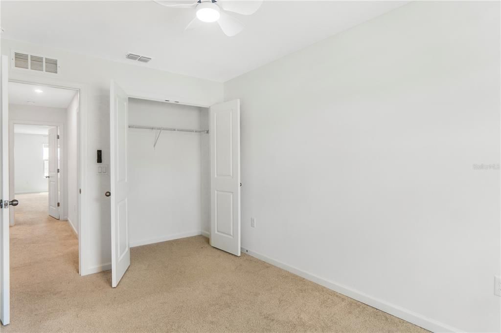 合同活跃: $2,200 (3 贝兹, 2 浴室, 1460 平方英尺)