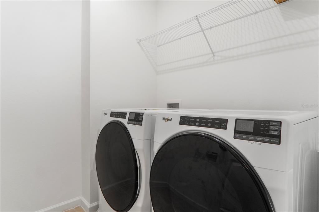 合同活跃: $2,200 (3 贝兹, 2 浴室, 1460 平方英尺)