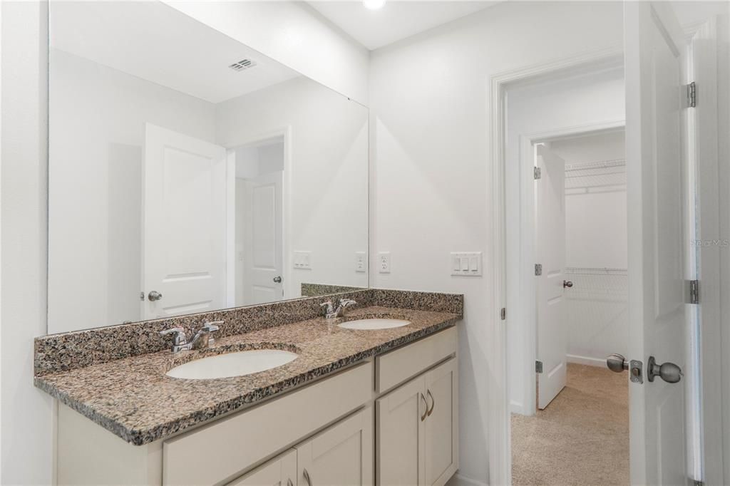 合同活跃: $2,200 (3 贝兹, 2 浴室, 1460 平方英尺)