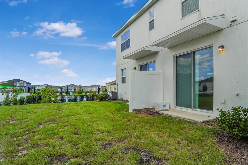 合同活跃: $2,200 (3 贝兹, 2 浴室, 1460 平方英尺)