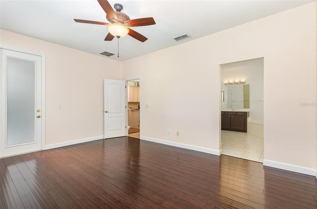 Active With Contract: $585,000 (4 beds, 3 baths, 2528 Square Feet)