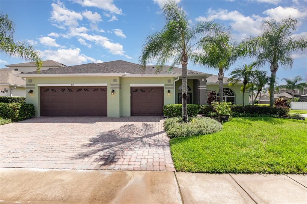 Active With Contract: $585,000 (4 beds, 3 baths, 2528 Square Feet)