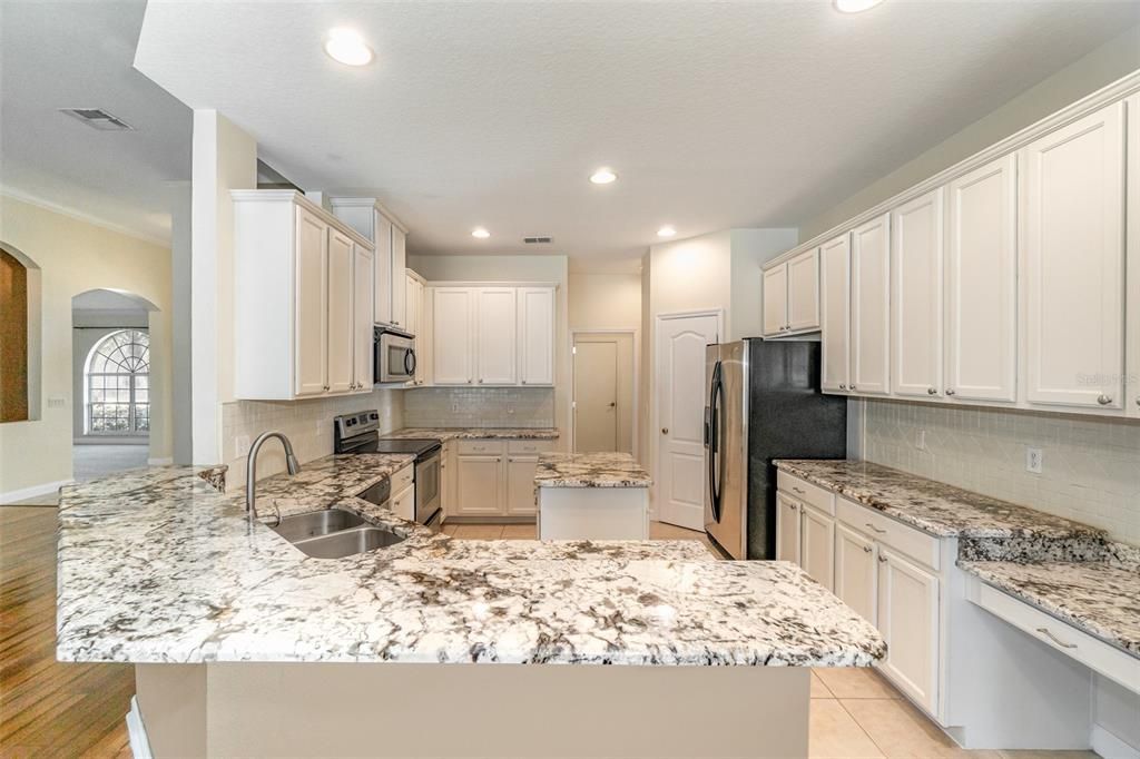 Active With Contract: $585,000 (4 beds, 3 baths, 2528 Square Feet)