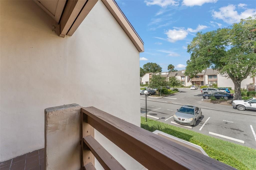 Active With Contract: $227,000 (1 beds, 2 baths, 1286 Square Feet)