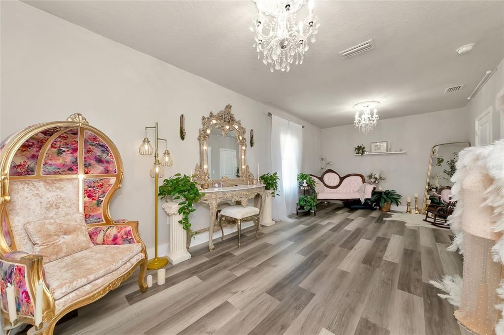 Active With Contract: $550,000 (4 beds, 3 baths, 2468 Square Feet)