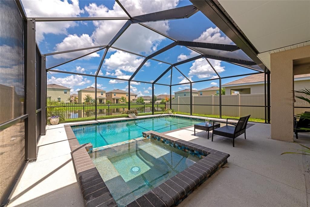 Active With Contract: $550,000 (4 beds, 3 baths, 2468 Square Feet)