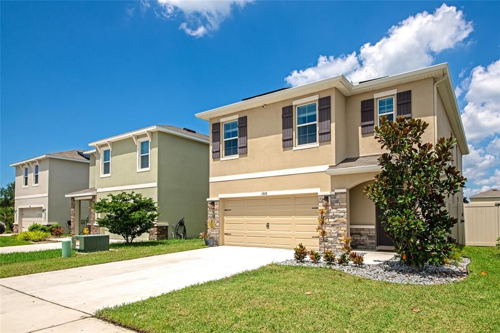 Active With Contract: $550,000 (4 beds, 3 baths, 2468 Square Feet)