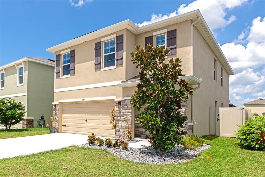 Active With Contract: $550,000 (4 beds, 3 baths, 2468 Square Feet)