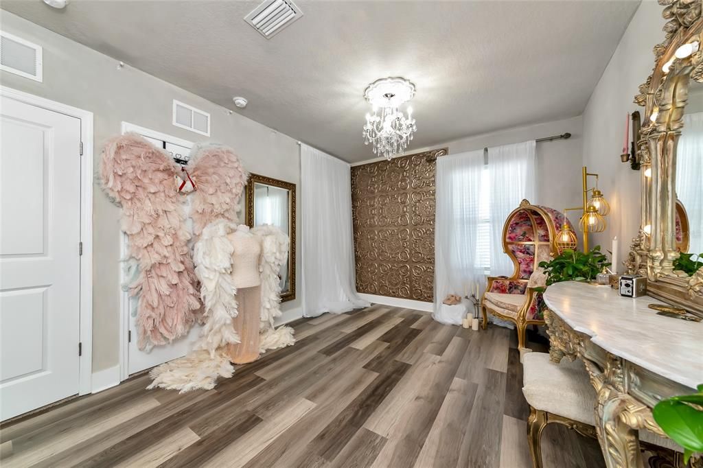 Active With Contract: $550,000 (4 beds, 3 baths, 2468 Square Feet)