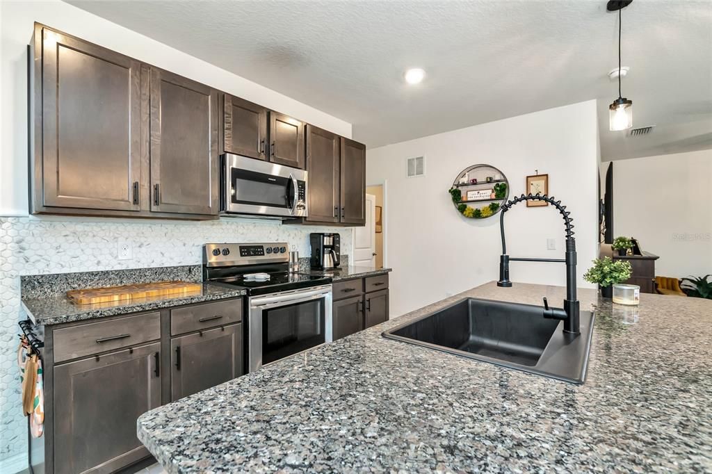 Active With Contract: $550,000 (4 beds, 3 baths, 2468 Square Feet)