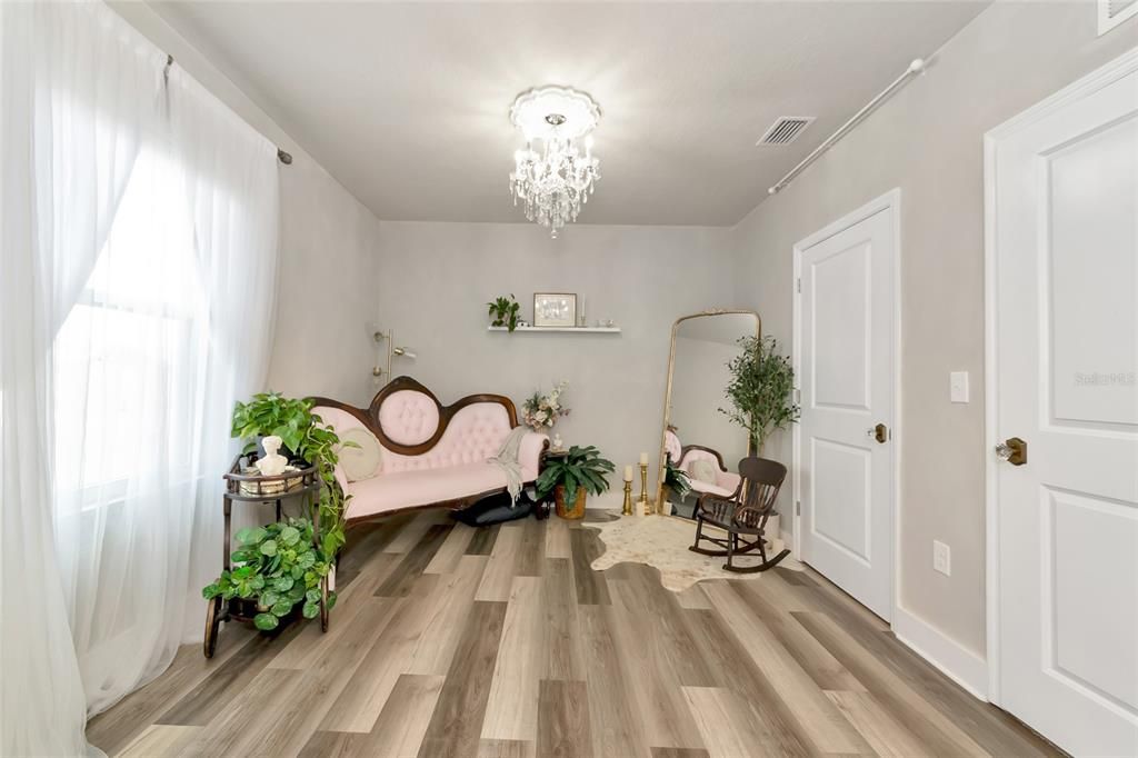 Active With Contract: $550,000 (4 beds, 3 baths, 2468 Square Feet)