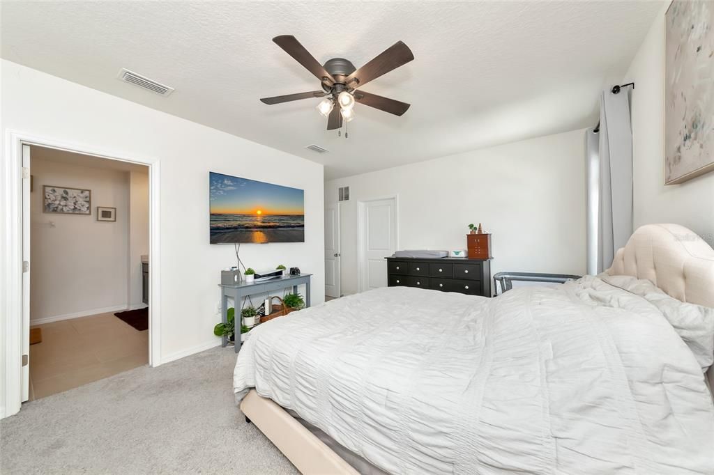 Active With Contract: $550,000 (4 beds, 3 baths, 2468 Square Feet)