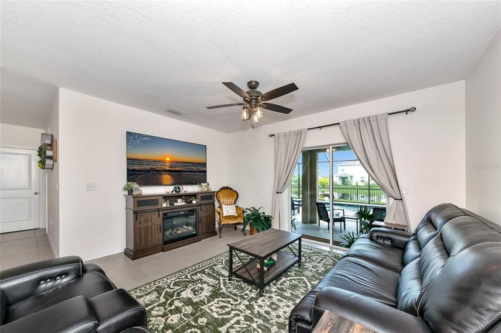 Active With Contract: $550,000 (4 beds, 3 baths, 2468 Square Feet)