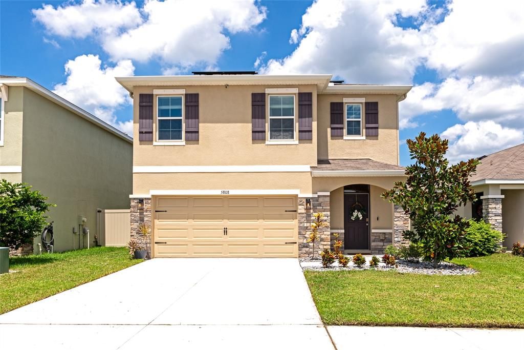 Active With Contract: $550,000 (4 beds, 3 baths, 2468 Square Feet)