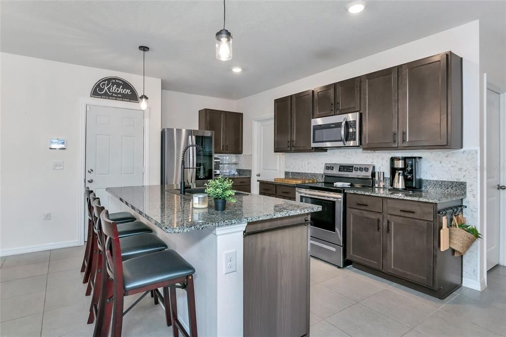 Active With Contract: $550,000 (4 beds, 3 baths, 2468 Square Feet)