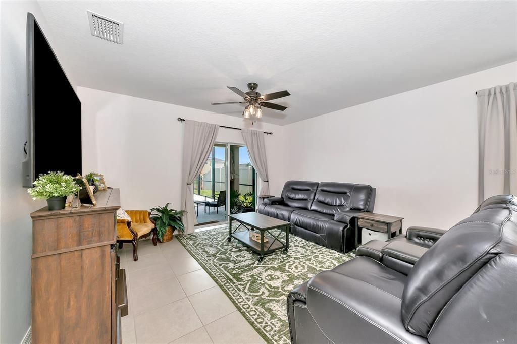 Active With Contract: $550,000 (4 beds, 3 baths, 2468 Square Feet)