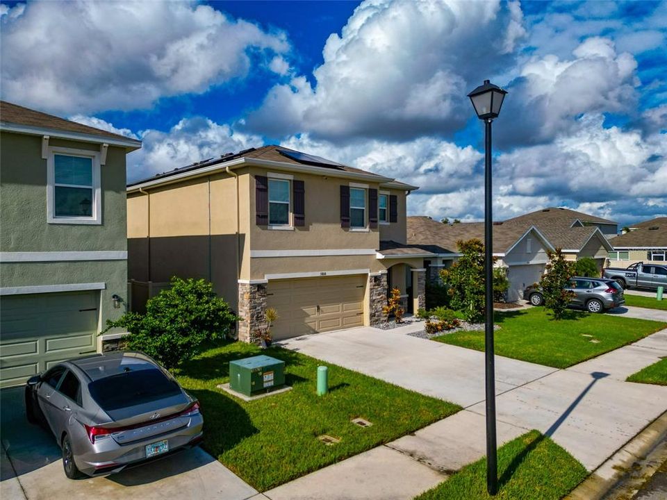 Active With Contract: $550,000 (4 beds, 3 baths, 2468 Square Feet)