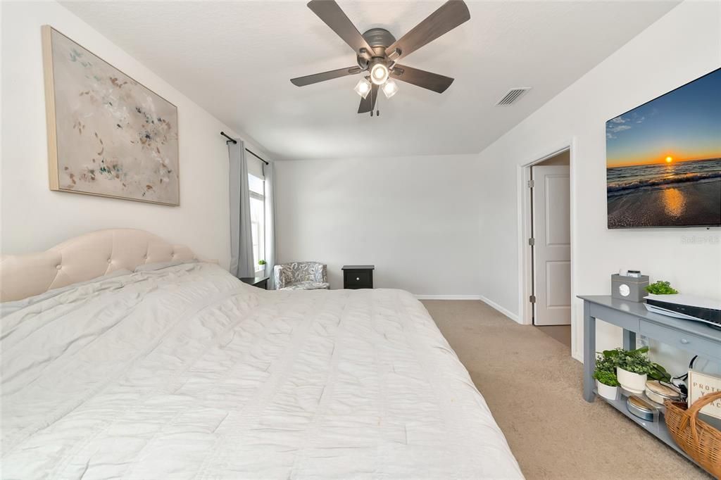 Active With Contract: $550,000 (4 beds, 3 baths, 2468 Square Feet)