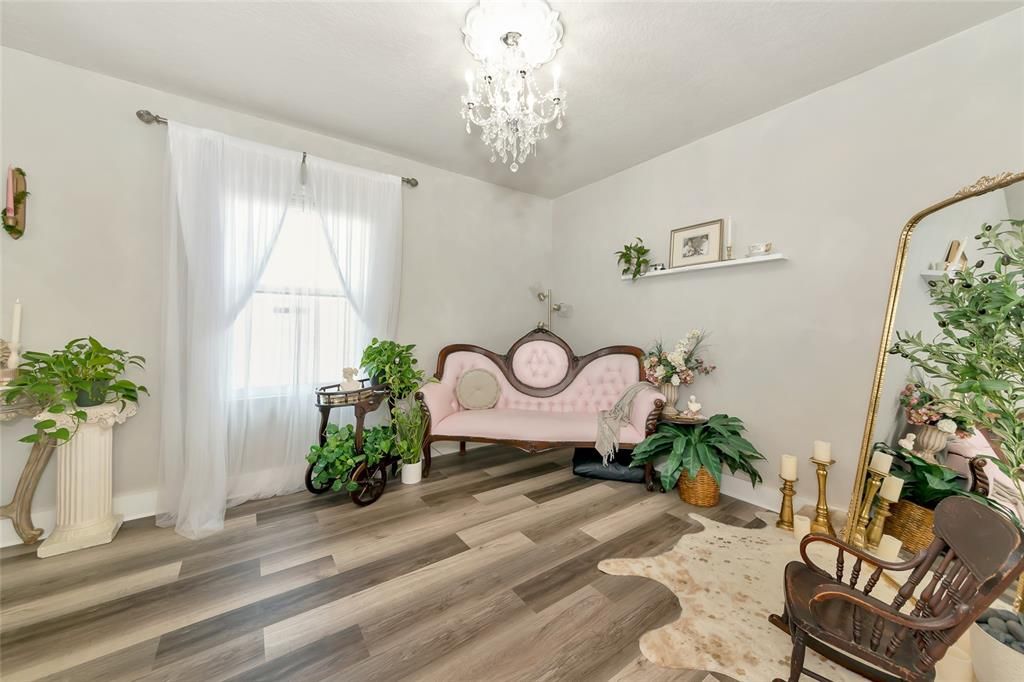 Active With Contract: $550,000 (4 beds, 3 baths, 2468 Square Feet)