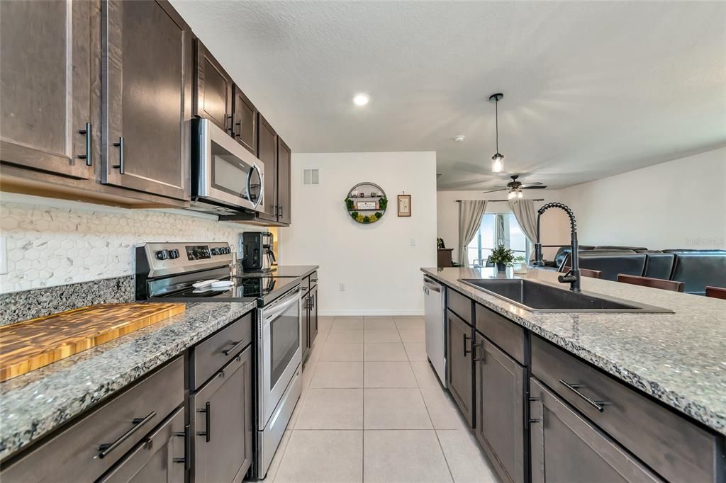 Active With Contract: $550,000 (4 beds, 3 baths, 2468 Square Feet)