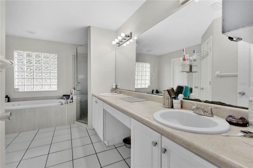 For Sale: $415,000 (4 beds, 2 baths, 1832 Square Feet)