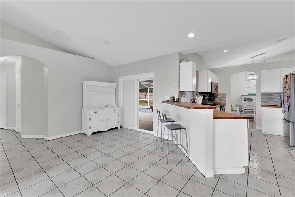 For Sale: $415,000 (4 beds, 2 baths, 1832 Square Feet)