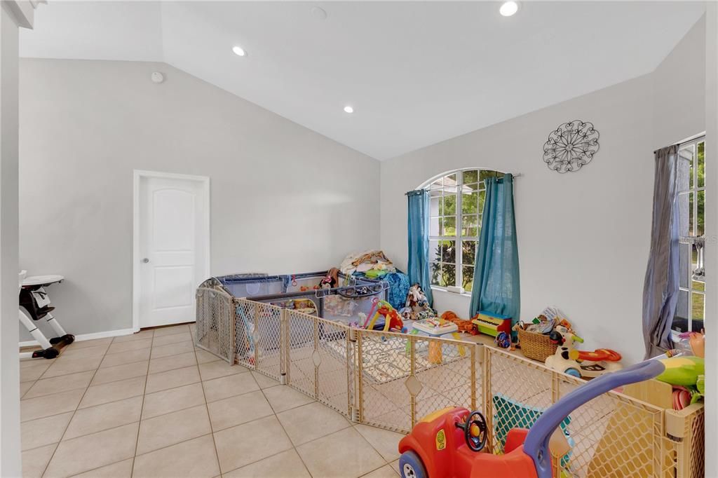 For Sale: $415,000 (4 beds, 2 baths, 1832 Square Feet)