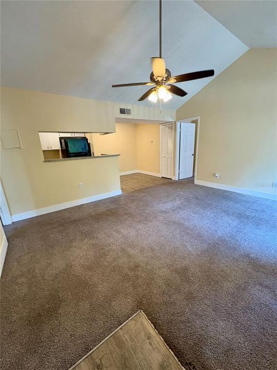 For Rent: $1,375 (2 beds, 2 baths, 800 Square Feet)