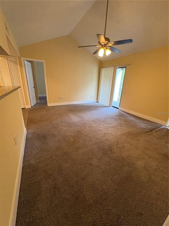 For Rent: $1,375 (2 beds, 2 baths, 800 Square Feet)