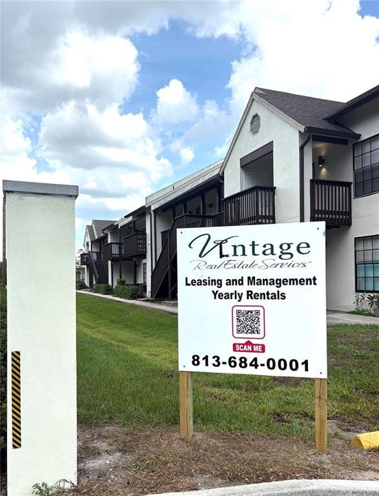 For Rent: $1,375 (2 beds, 2 baths, 800 Square Feet)