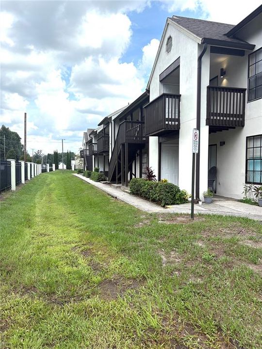 For Rent: $1,375 (2 beds, 2 baths, 800 Square Feet)